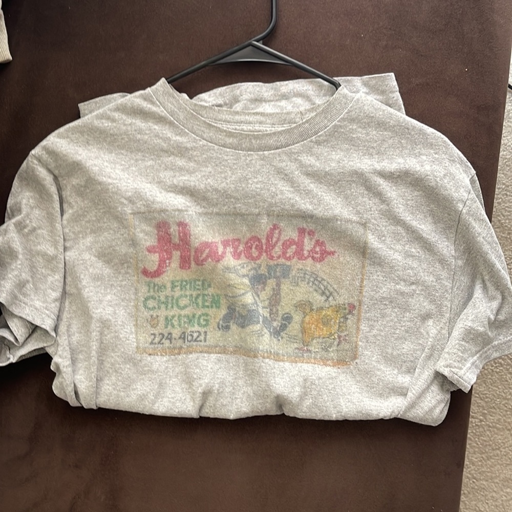 HAROLDS GREY T
